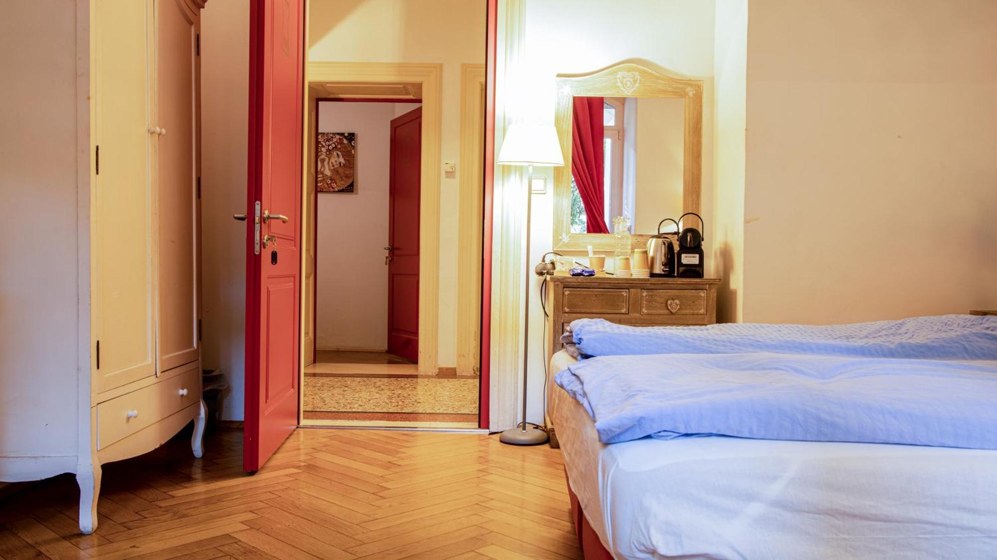 ボルツァーノ ルームズ Bed & Breakfast エクステリア 写真