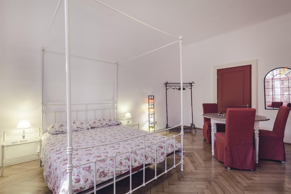 ボルツァーノ ルームズ Bed & Breakfast エクステリア 写真